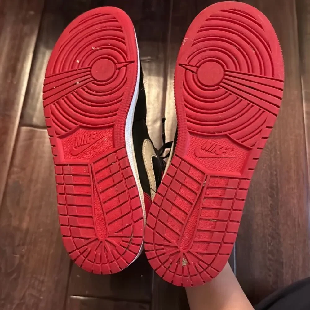Air Jordan‎ 1 Low (GS) red and black size 5y